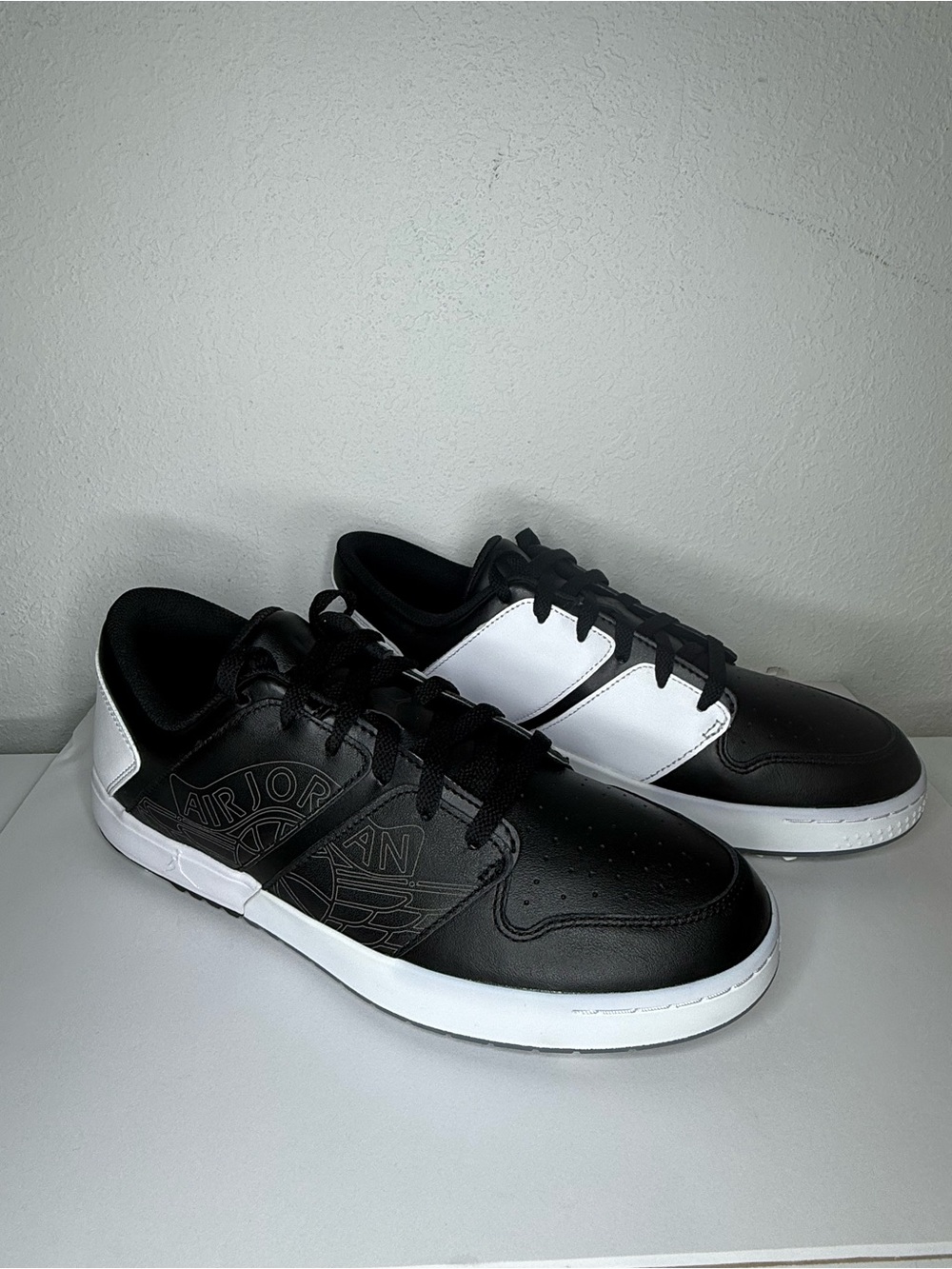 Jordan Men's Low-Top Sneakers in Black and White 10.5 New